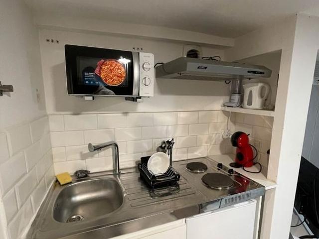 Studio / 18m² / La plaine st denis Stade de France RER B