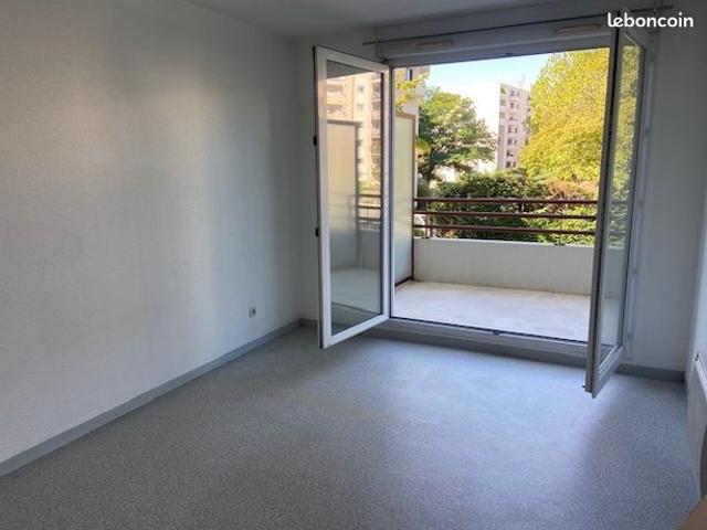 Studio 19 m² avec terrasse Lyon 8e Les Alouettes Bachut Investissement locatif