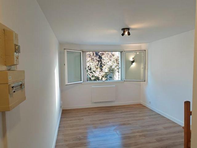 Studio 19m² RÉNOVÉ À NEUF – Proche Campus Doua