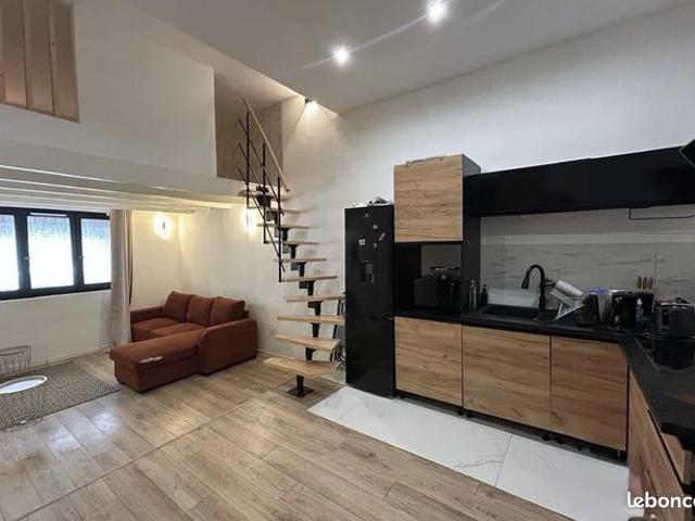 Studio 1 pièce 43 m²