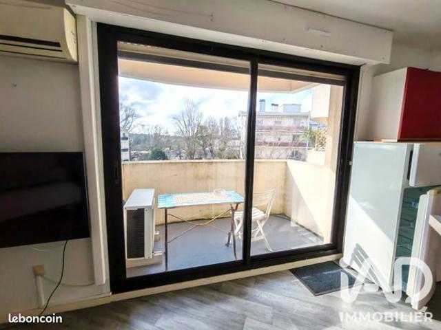 Studio 1 pièce 40 m²