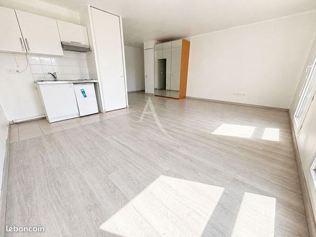Studio 1 pièce 40 m²