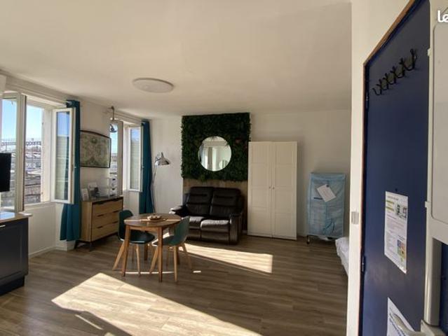 Studio 1 pièce 40 m²