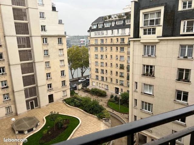 Studio 1 pièce 40 m²