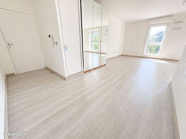 Studio 1 pièce 40 m²