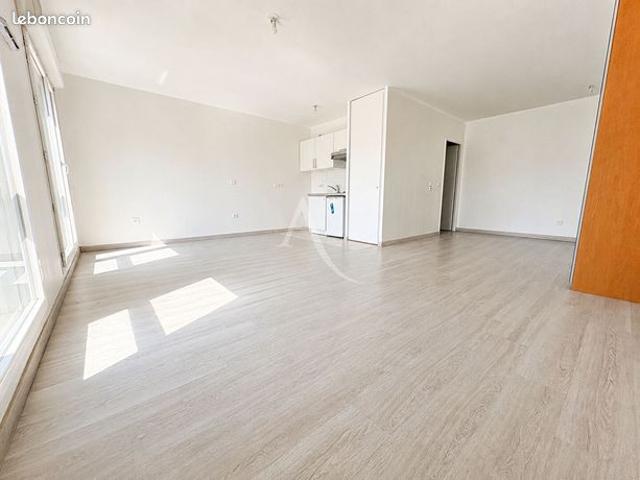 Studio 1 pièce 40 m²