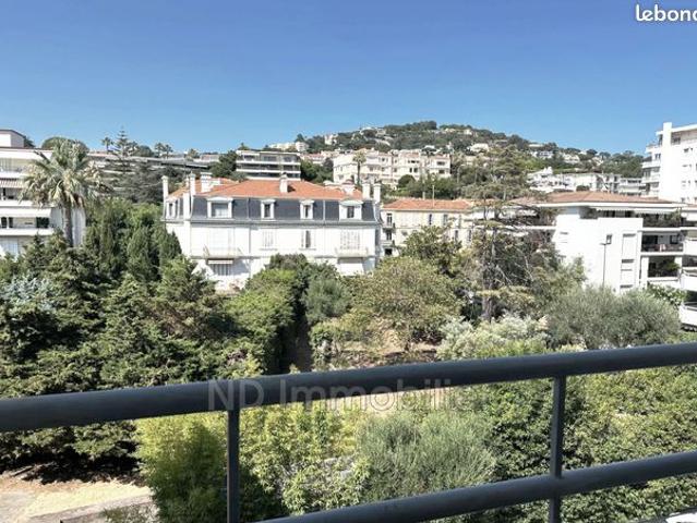 Studio 1 pièce 42 m²