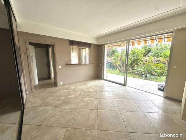 Studio 1 pièce 42 m²