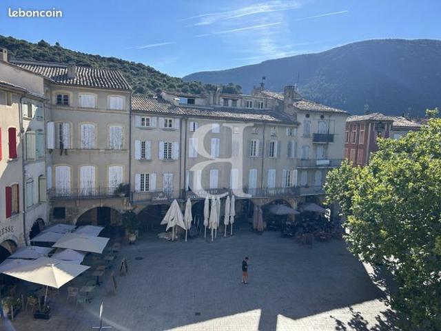 Studio 1 pièce 45 m²