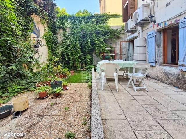 Studio 1 pièce 46 m²