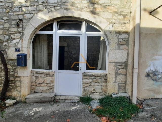 Studio 1 pièce, 48m² en location à Pont De Barret 590 € par mois