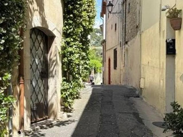 Studio 1 pièce 50 m²