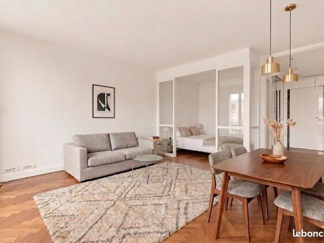 Studio 1 pièce 55 m²