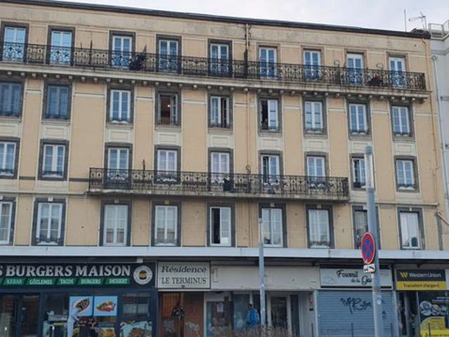 Studio 1 pièce 78 m²