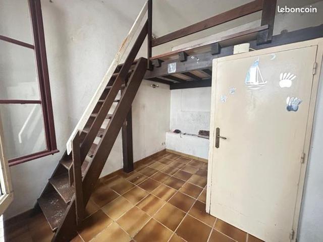 Studio 1 pièce 8 m²