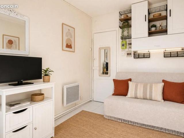 Studio 1 pièce 8 m²