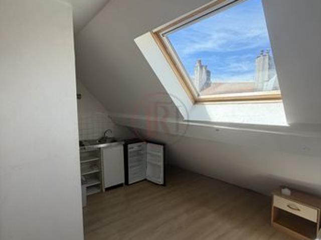 Studio 1 pièce 9 m²
