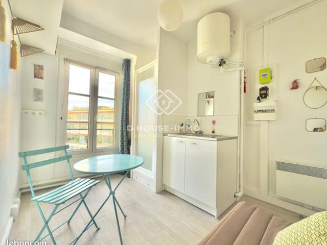 Studio 1 pièce 8 m²