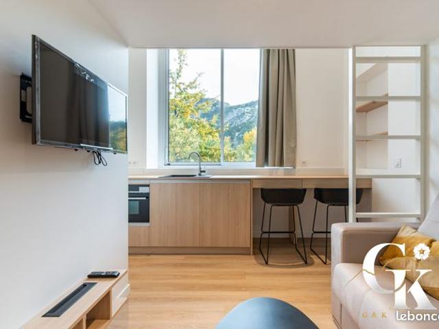 Studio 1 pièce 13 m²
