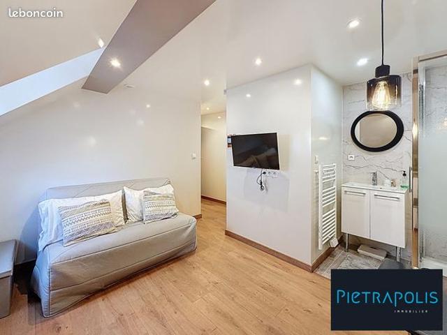 Studio 1 pièce 13 m²