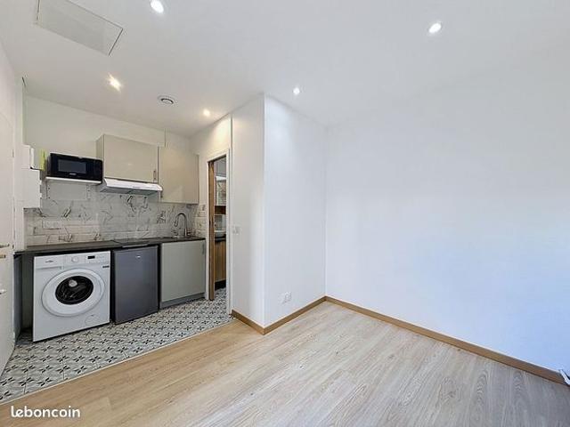 Studio 1 pièce 13 m²