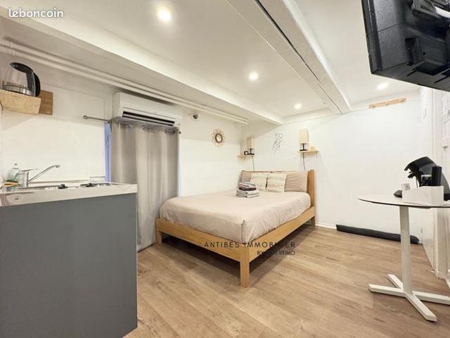 Studio 1 pièce 13 m²