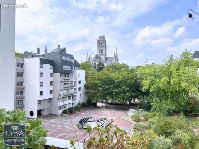 Studio 1 pièce 13 m²