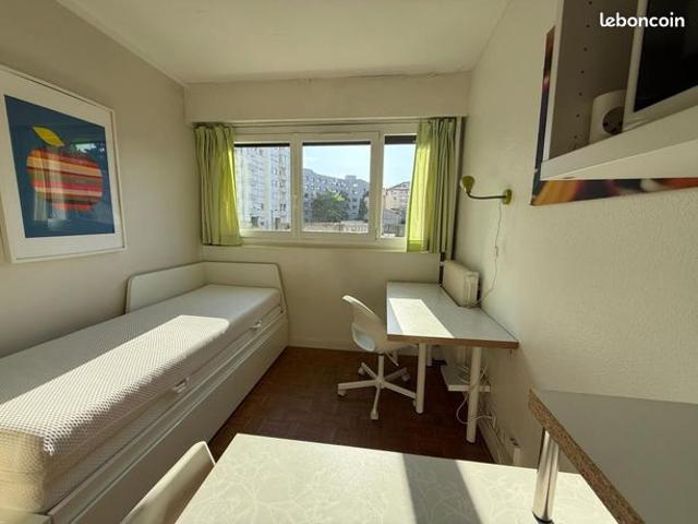 Studio 1 pièce 13 m²