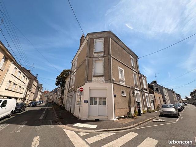 Studio 1 pièce 13 m²
