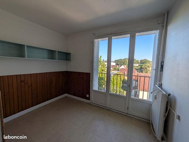 Studio 1 pièce 13 m²
