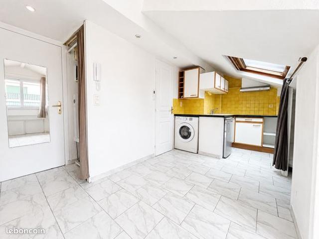 Studio 1 pièce 13 m²