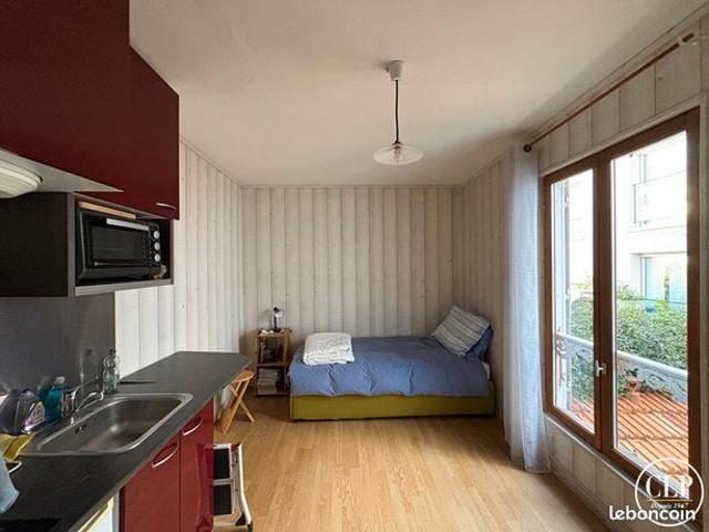 Studio 1 pièce 13 m²