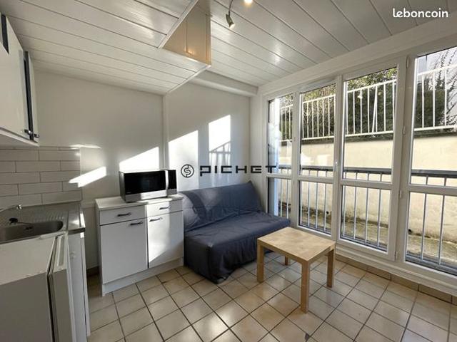 Studio 1 pièce 13 m²