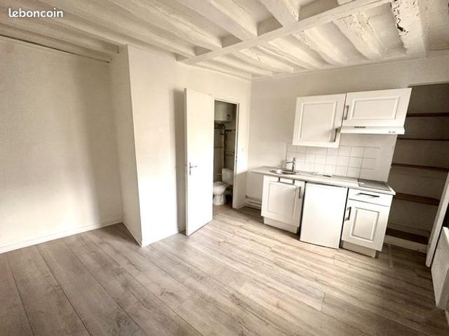 Studio 1 pièce 13 m²