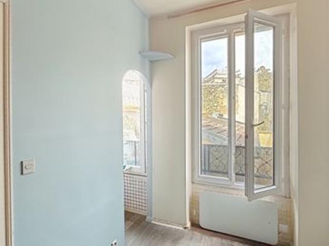 Studio 1 pièce 13 m²