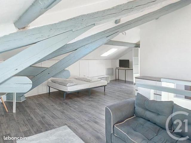 Studio 1 pièce 13 m²