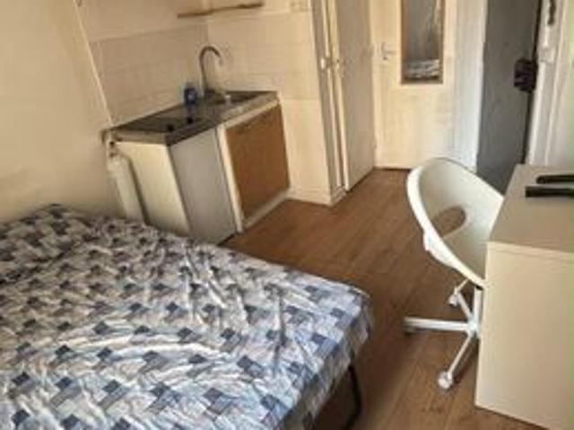Studio 1 pièce 13 m²