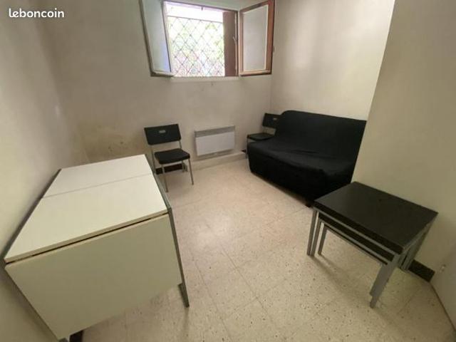 Studio 1 pièce 13 m²
