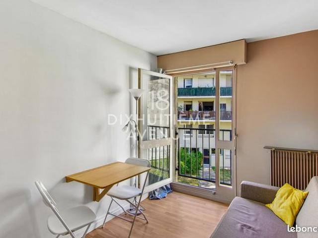 Studio 1 pièce 13 m²
