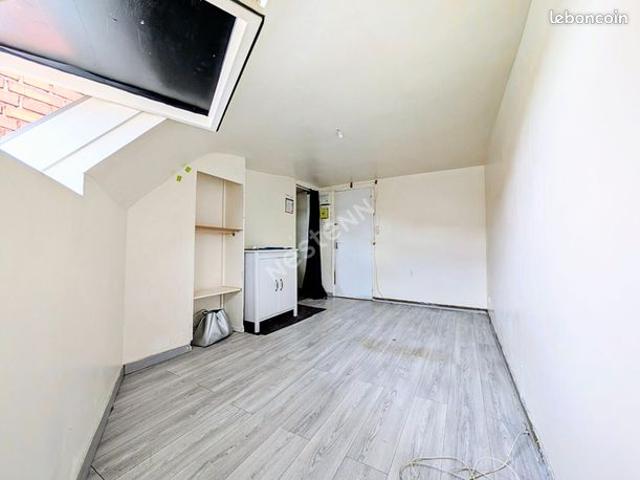 Studio 1 pièce 13 m²