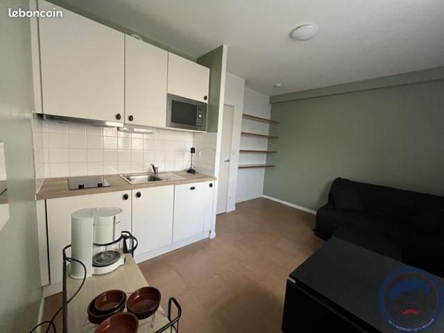 Studio 1 pièce 13 m²