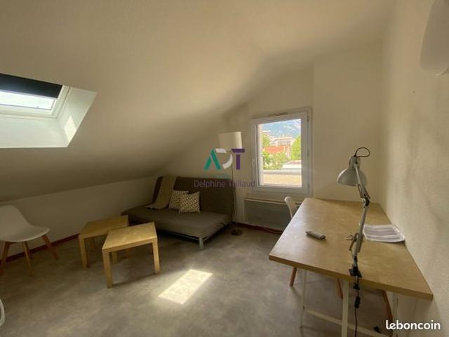 Studio 1 pièce 13 m²