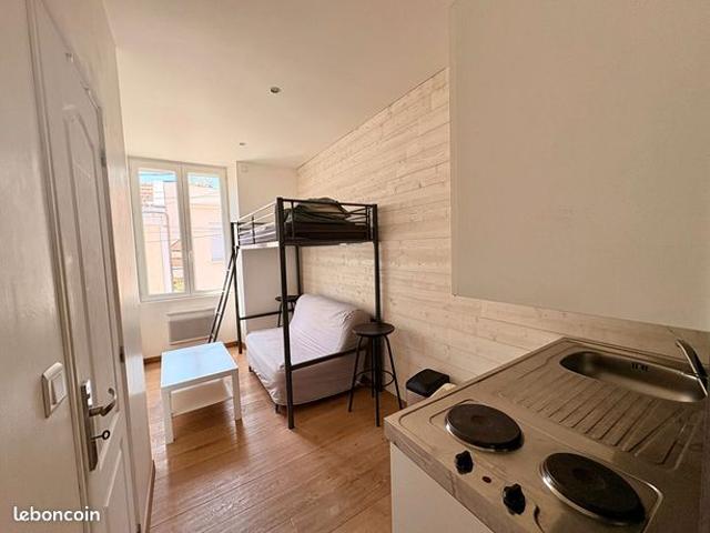 Studio 1 pièce 13 m²