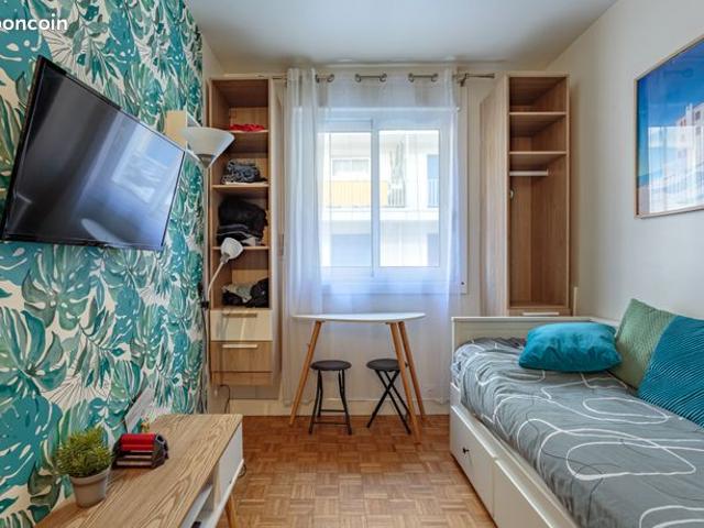 Studio 1 pièce 13 m²