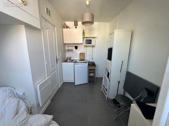 Studio 1 pièce 13 m²