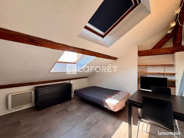 Studio 1 pièce 11 m²