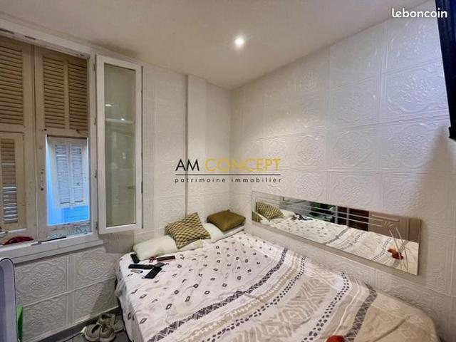Studio 1 pièce 11 m²