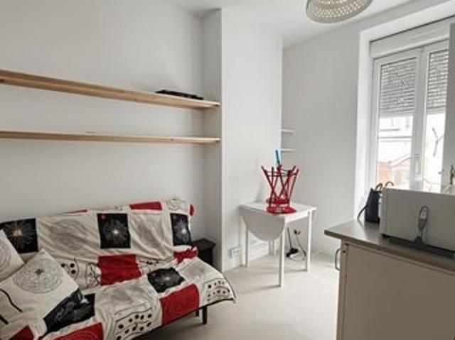 Studio 1 pièce 11 m²