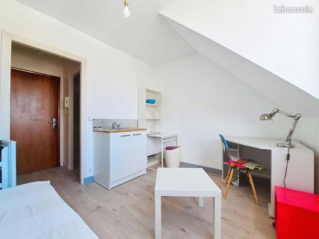 Studio 1 pièce 11 m²