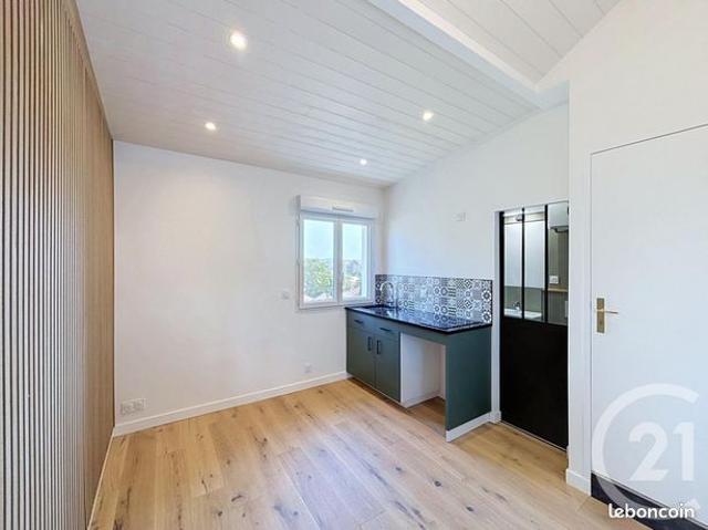 Studio 1 pièce 11 m²